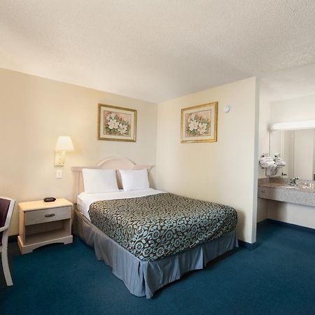 Days Inn Pensacola North Ferry Pass Eksteriør bilde